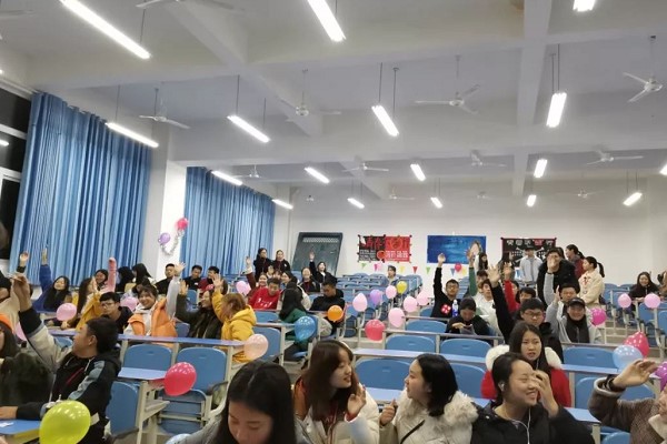 達州職業(yè)技術(shù)學院開展煮泡面比賽