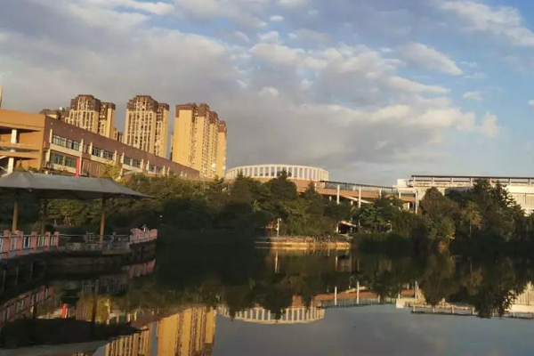 四川城市技師學(xué)院