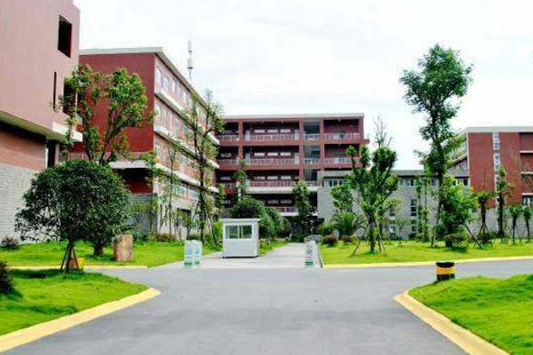 四川商貿職業(yè)學校招生簡章招生條件