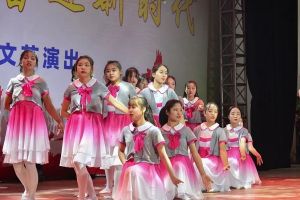成都藝術(shù)高中成藝附中舉行2020元旦迎新演出