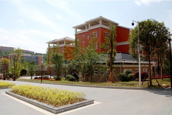 疫情防控四川中職學(xué)校四川師范大學(xué)幼師學(xué)院在行動