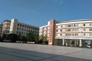 疫情防控成都高中學(xué)校成藝附中在行動