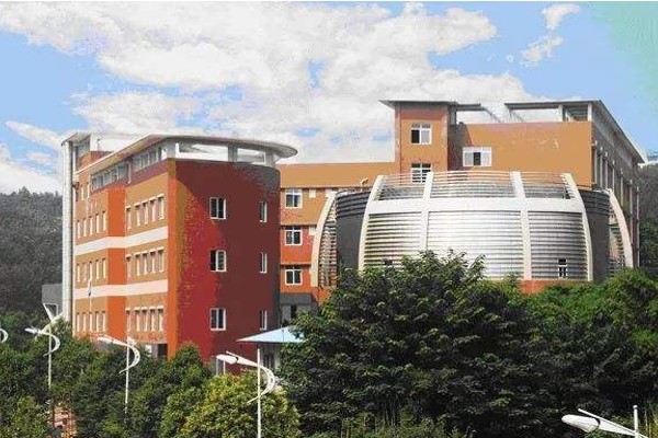 成都中職學校成都樹德懷遠中學召開防新冠工作會