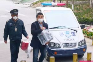 致敬成都職業(yè)高中四川文化藝術(shù)學院最美逆行者