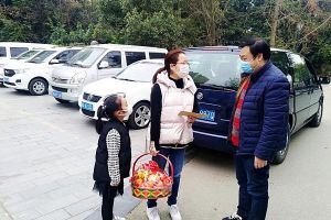 四川高職院校新聞|四川航天職業(yè)技術(shù)學(xué)院慰問扶貧派駐職工