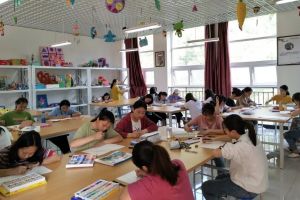 成都中專學(xué)校哪個(gè)學(xué)前教育專業(yè)好 來看看四川五月花技師學(xué)院