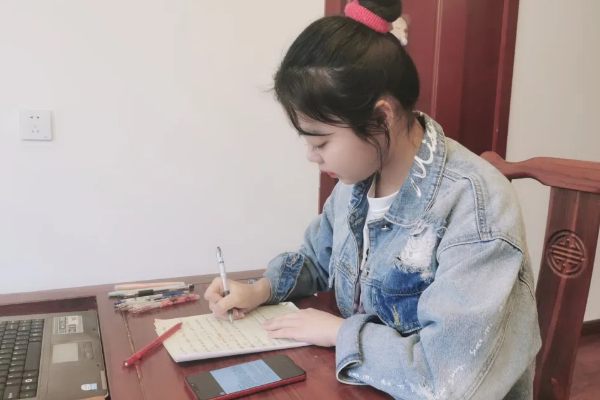 成都中專學校