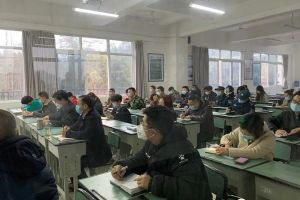 成都高中學校成藝附中開展防控培訓會