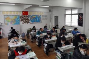 2020年成都藝術高中學校成藝附中高三順利開學