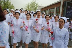 重磅!成都五月花學(xué)校2020開設(shè)出國高薪就業(yè)班