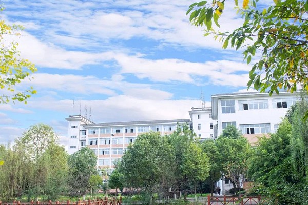四川師范大學幼師學院