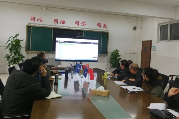 成都希望職業(yè)學(xué)校舉行高三成績分析會