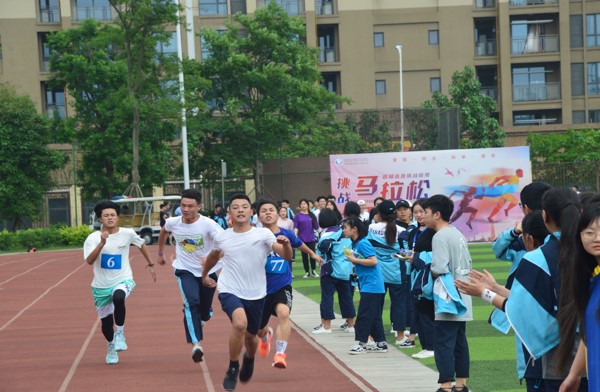 四川師范大學幼師學院學生