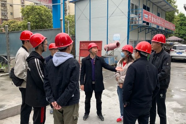 四川礦產(chǎn)機電技師學院助力復工復產(chǎn)在行動