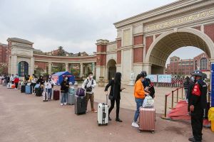 成都東星航空學(xué)院開學(xué)啦 四川中職學(xué)校分批返校