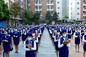 成都職業(yè)學(xué)?！A商理工職業(yè)學(xué)校舉行演講活動(dòng)