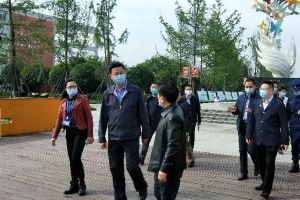 成都中職學校戰(zhàn)“疫”|領導到鐵路衛(wèi)校進行防疫指導