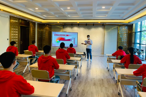 成都中專學校