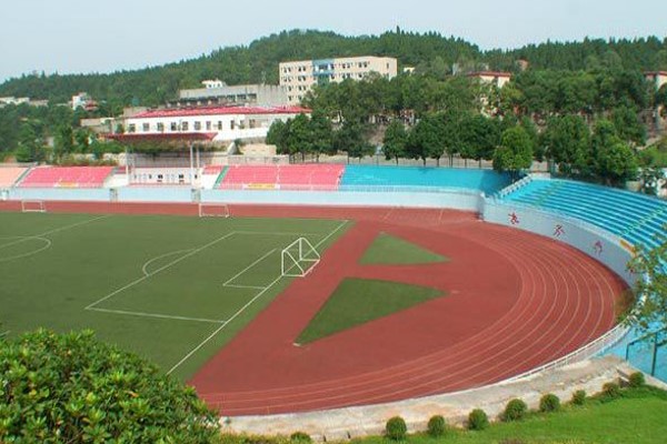 成都中職學(xué)校