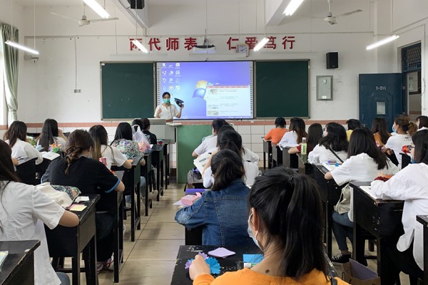 川南幼專首批返校學(xué)子回歸課堂
