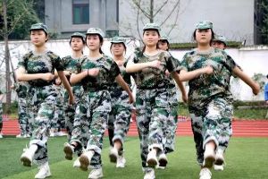 四川師范大學(xué)幼師學(xué)院2020年舉行新團(tuán)員入團(tuán)儀式