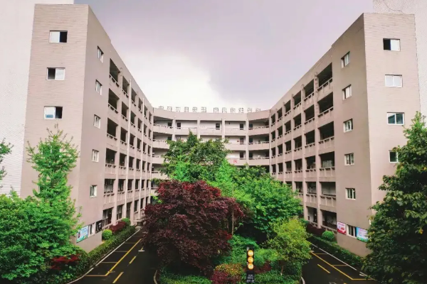 成都中專學(xué)校