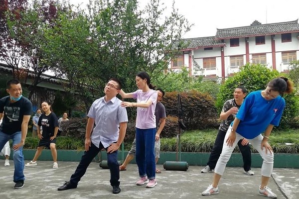 四川師范學(xué)校老師