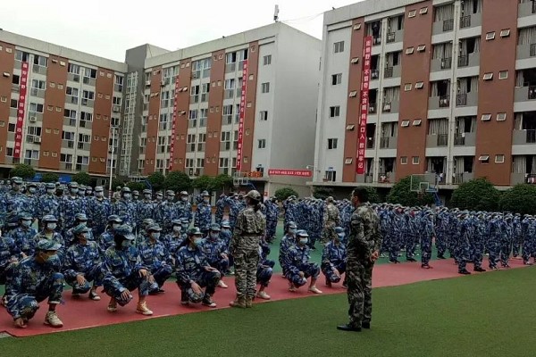 2020年華商理工職業(yè)學校招生簡章