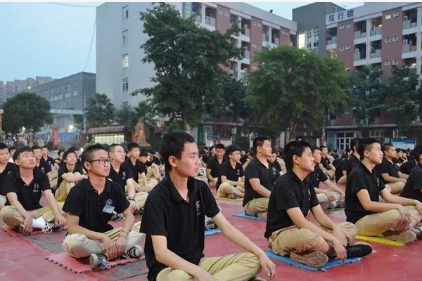 成都華商理工職業(yè)學(xué)校學(xué)生