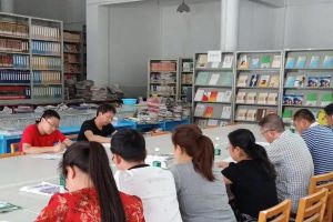 縣研培中心對壽安中學(xué)進(jìn)行教學(xué)督導(dǎo)