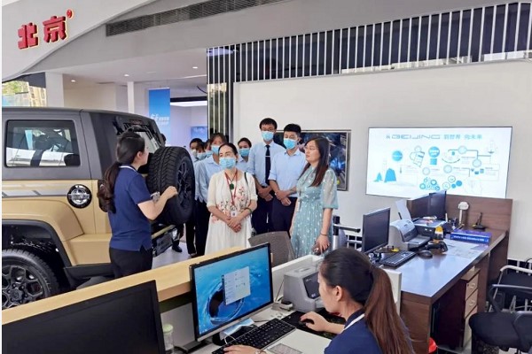 四川中職學(xué)校四川愛華學(xué)院校企合作從未停止