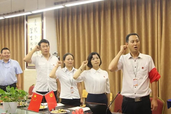 成都希望職業(yè)學(xué)校老師
