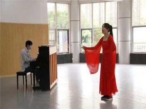 四川現(xiàn)代藝術(shù)學(xué)校音樂(lè)表演專業(yè)就業(yè)前景究竟好不好