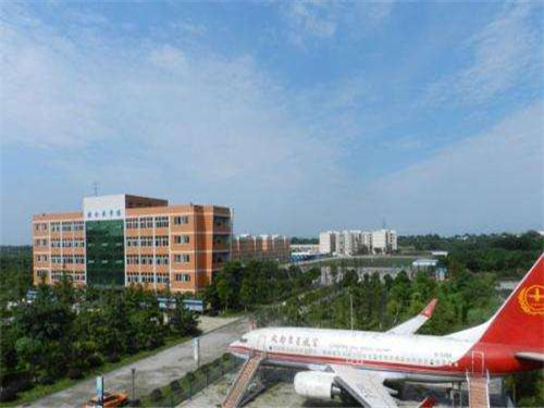 2020成都東星航空職業(yè)學校分數(shù)線是多少