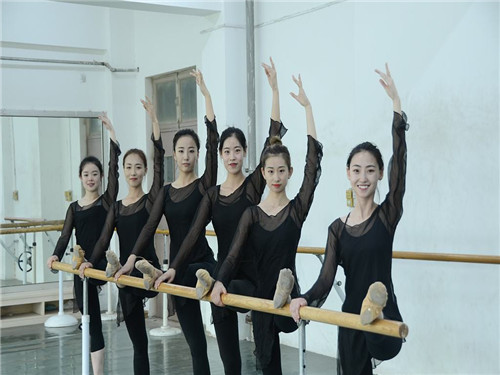 四川現(xiàn)代藝術(shù)學(xué)校舞蹈表演專業(yè)怎么樣