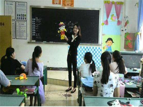 現在初中畢業(yè)去四川理工技師學院可以學幼師專業(yè)嗎