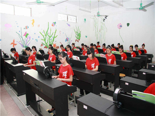 現在初中畢業(yè)去四川理工技師學院可以學幼師專業(yè)嗎