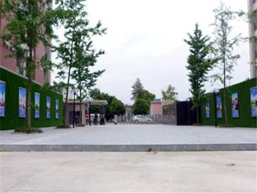 成都華商理工職業(yè)學(xué)校總結(jié)女生學(xué)旅游專業(yè)怎么樣