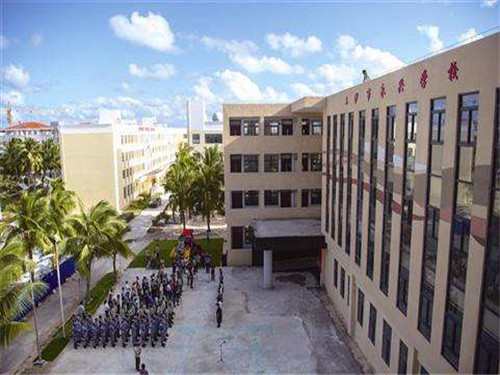 成都學(xué)幼師選成都華商理工職業(yè)學(xué)校