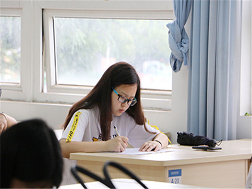 五冶大學(xué)學(xué)費(fèi)多少 貴不貴