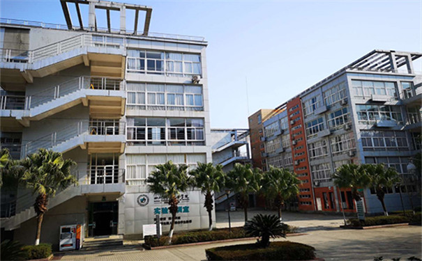 四川城市技師學(xué)院