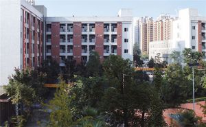 成都華商理工職業(yè)學(xué)校高鐵乘務(wù)專業(yè)報(bào)名條件？