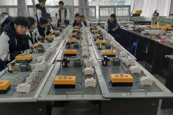 四川科華高級(jí)技工學(xué)校電子專(zhuān)業(yè)好不好
