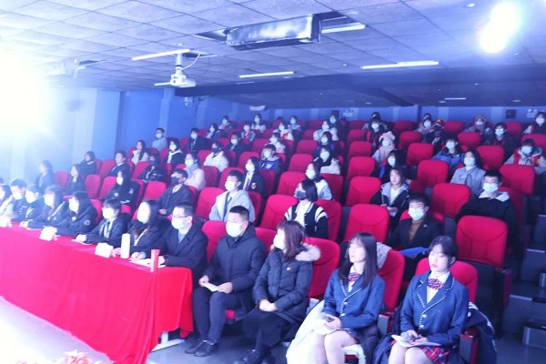 四川五月花技師學(xué)院是公辦學(xué)校嗎