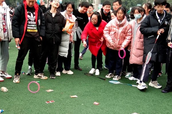 眉山華興中學(xué)是公立的嗎