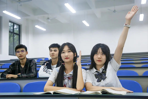 廣信數(shù)字職業(yè)技術(shù)學(xué)校