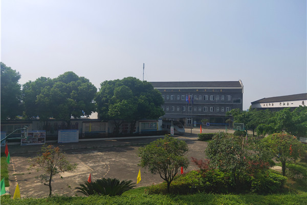 莊園機(jī)電職業(yè)技術(shù)學(xué)校