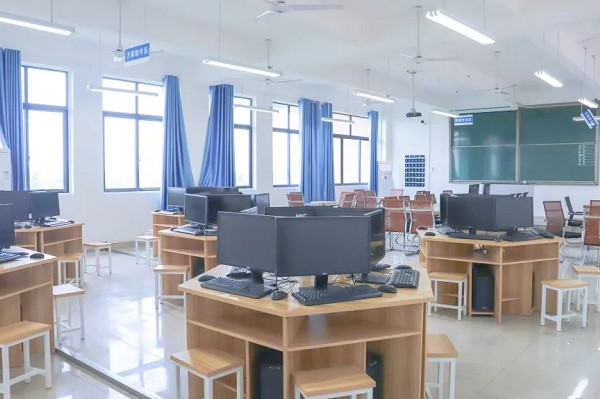 成都郫縣興科城市交通技工學(xué)校怎么樣