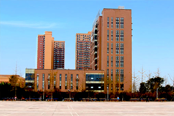 四川希望汽車技師學(xué)院