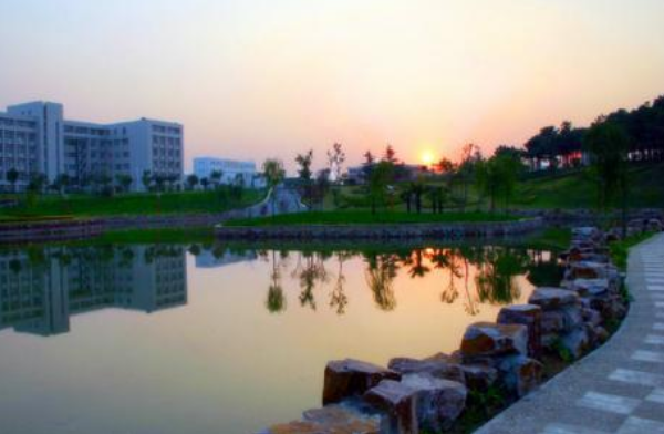 四川紅十字衛(wèi)生學(xué)校招生簡章